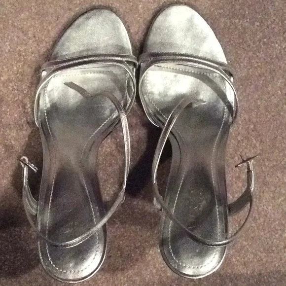 Ralph Lauren silver metallic shoes, sandals, heels open toe, 9m - Picture 1 of 8